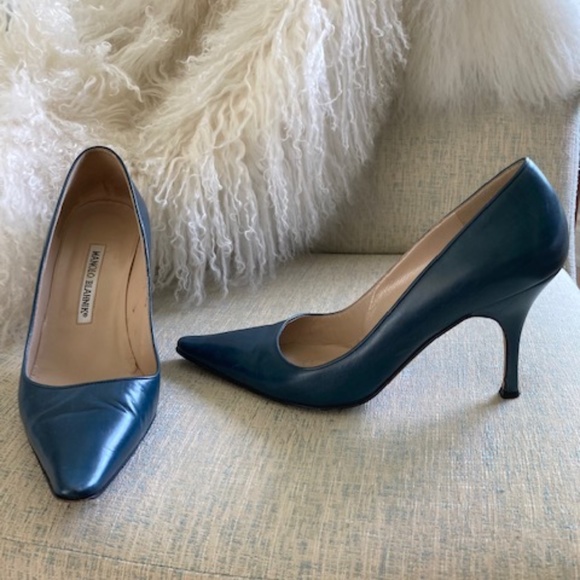 Manolo Blahnik Pumps - Picture 1 of 5